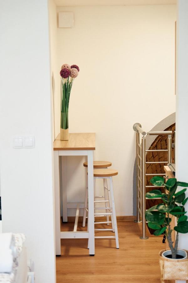 Apartment Fuer 2 Erwachsene Und 2 Kinder, Ausgestattet Mit Einem Weinkeller Und Einem Kleinen Hof - Self-Made Fruehstueck Inbegriffen Retz Zewnętrze zdjęcie