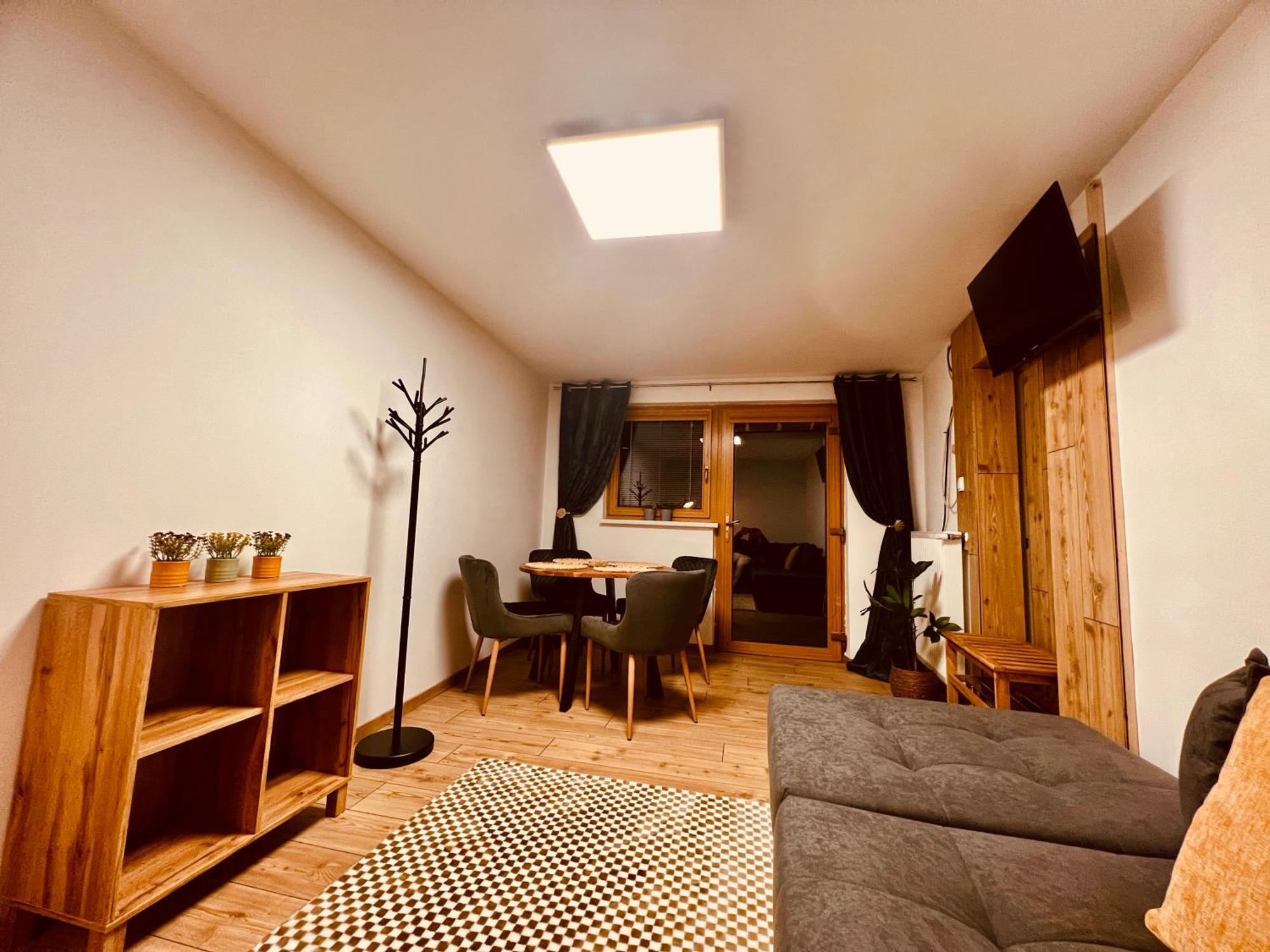 Apartment Fuer 2 Erwachsene Und 2 Kinder, Ausgestattet Mit Einem Weinkeller Und Einem Kleinen Hof - Self-Made Fruehstueck Inbegriffen Retz Zewnętrze zdjęcie