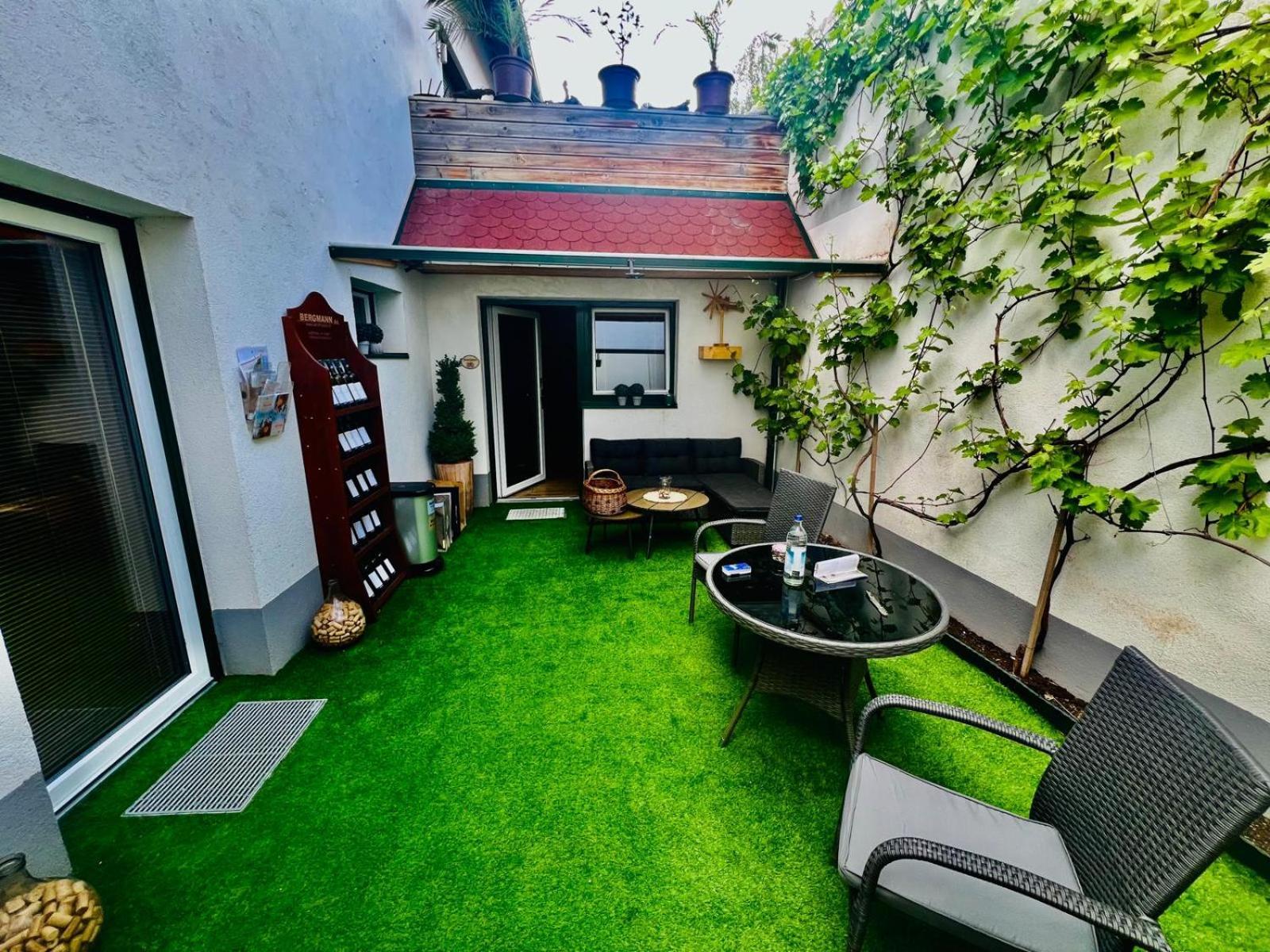 Apartment Fuer 2 Erwachsene Und 2 Kinder, Ausgestattet Mit Einem Weinkeller Und Einem Kleinen Hof - Self-Made Fruehstueck Inbegriffen Retz Zewnętrze zdjęcie